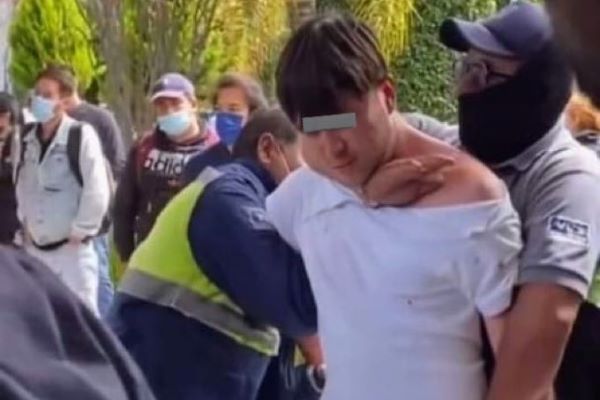 Exalumno borracho arma zafarrancho en CU