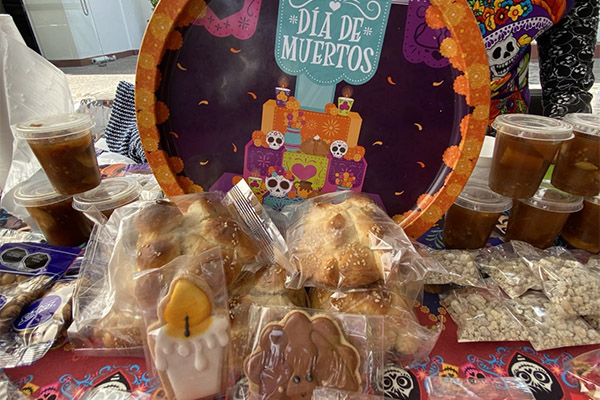 Hojaldras, tradición que se moderniza y encarece cada año