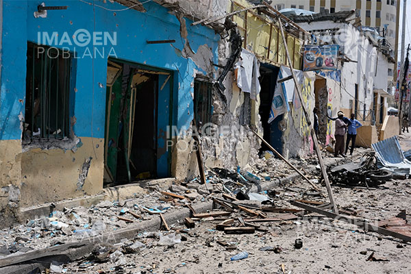 Al menos 13 muertos, incluidos los atacantes, tras ataque contra hotel en Somalia