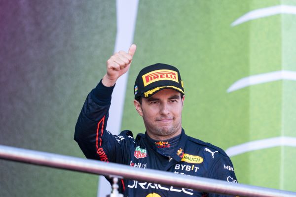 “Checo” Pérez quiere que el Chicharito vaya al Mundial