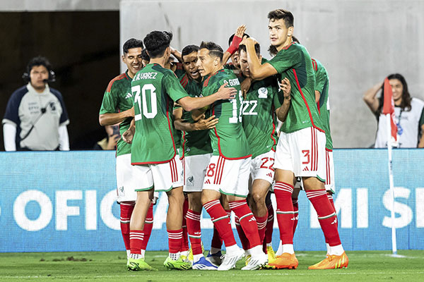 “Vacas sagradas” y jugadores de bajo nivel, con lugar asegurado en Selección Mexicana