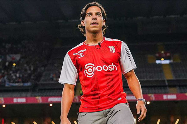 Diego Lainez, la promesa del futbol mexicano que deambula en Europa