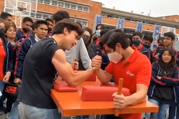 Los populares y absurdos juegos que ponen en riesgo a los alumnos
