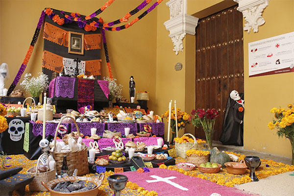Este es el orden en que se deben colocar las ofrendas de Día de Muertos