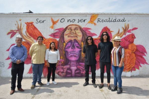 Panteones en juntas auxiliares de Puebla son adornados con murales