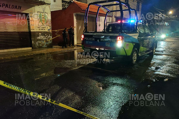 Encuentran cadáver encobijado abandonado en plena calle
