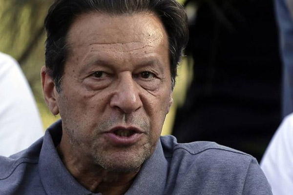 Al menos un muerto y siete heridos tras atentado contra el ex primer ministro pakistaní