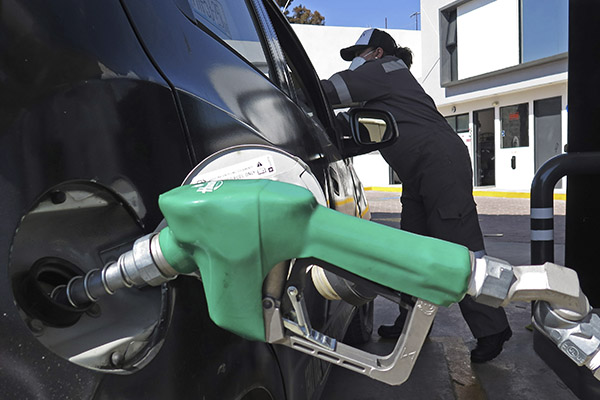 La gasolina “bautizada”, lo barato puede salir caro