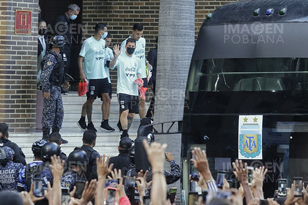 Argentina da de baja a dos futbolistas por lesión para Qatar 2022