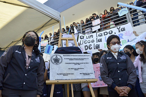 Lilia Cedillo clausura actividades por aniversario de la Preparatoria Emiliano Zapata