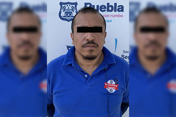 Transitaba con luces tipo patrulla; está detenido por usurpación de funciones