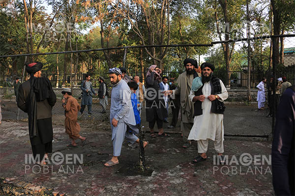 Tiroteo en mezquita deja cinco miembros de una familia muertos en Kabul