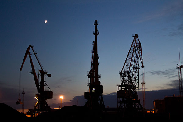 Suspenderá Rusia suministro de petróleo a países que limiten precios