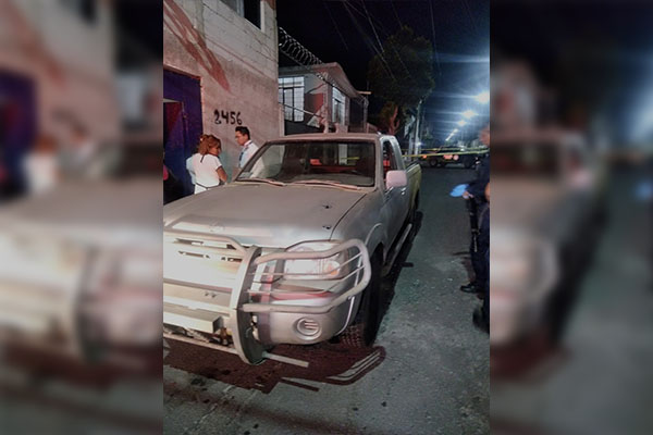 Lo atacan a balazos mientras esperaba a su pareja
