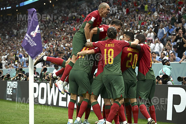 Portugal doblega a Uruguay y amarra su clasificación a octavos