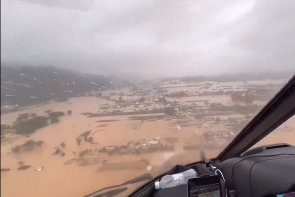 Al menos dos muertos y un bombero desaparecido dejan inundaciones en Brasil