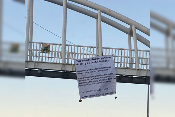 Siembran supuestas narcomantas en Puebla y San Andrés Cholula