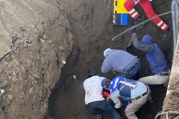 Arquitecto muere sepultado en derrumbe de obra