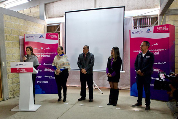 SMDIF Puebla lleva a cabo foro sobre discapacidad y rehabilitación e intervenciones con animales