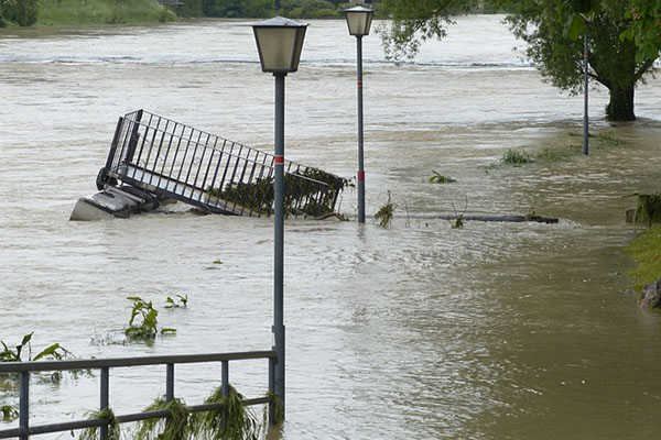 Aproximadamente 50 personas mueren por inundaciones en la capital congoleña