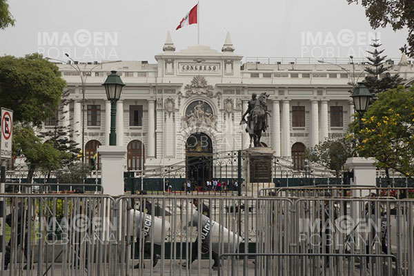 Congreso de Perú rechaza adelantar elecciones a diciembre de 2023