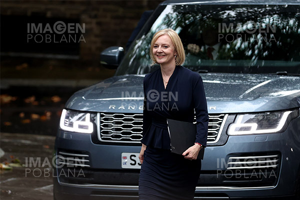 Hallan restos de cocaína en residencias de Liz Truss y Boris Johnson