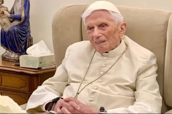 Muere el papa emérito Benedicto XVI a los 95 años