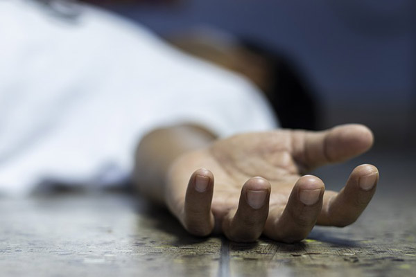Lo hallan muerto por sobredosis en la habitación de un hotel