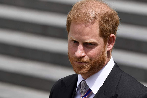 Popularidad del príncipe Harry cae al mínimo tras aparición de sus memorias