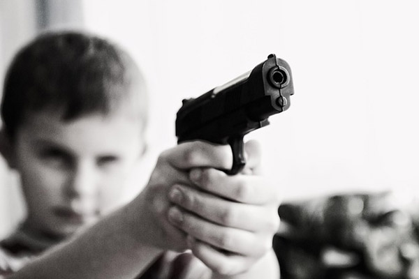 Insólito tiroteo en EU: niño de seis años dispara a su maestra