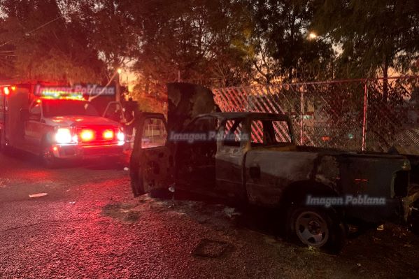 Oyeron ruidos en la calle y cuando salieron su auto estaba en llamas