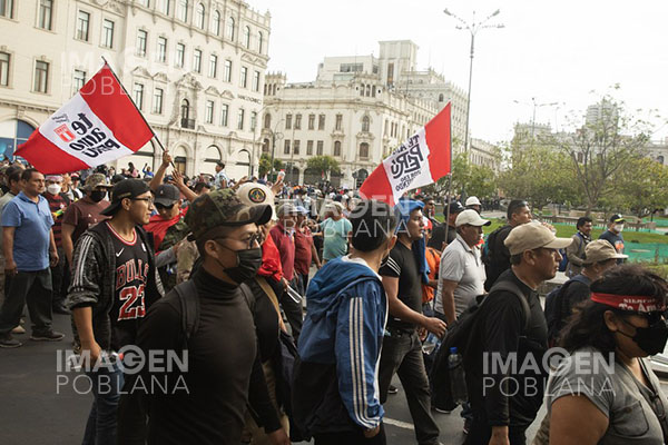 Ante protestas populares, Perú usa fuerzas militares en un estado de emergencia