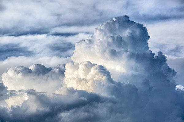 Bolivia podría bombardear nubes si continúan las sequías