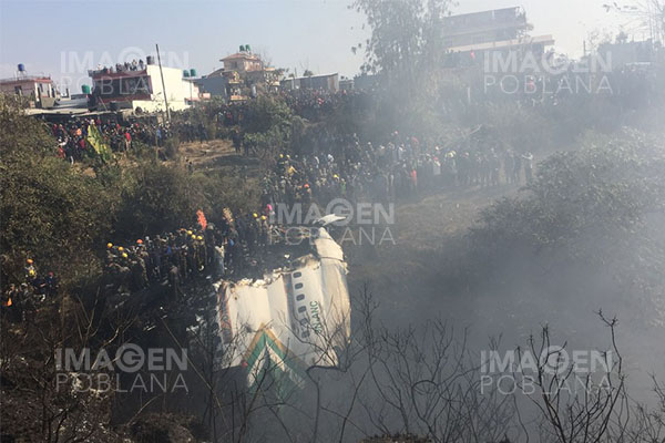 Hallan otro cuerpo tras accidente aéreo de Nepal; dos personas siguen desaparecidas