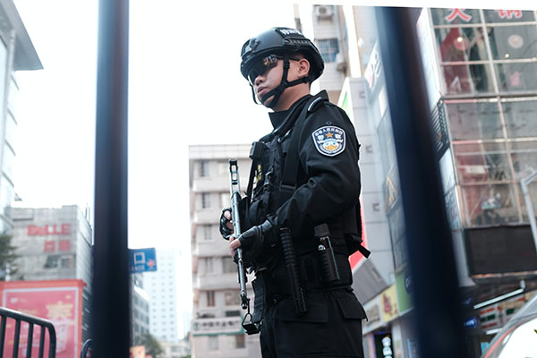 China captura a fugitivo con circular roja de Interpol tras 26 años de búsqueda