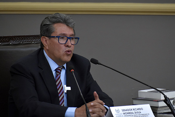 Monreal dice adiós a la carrera por la presidencia al quedarse en Morena
