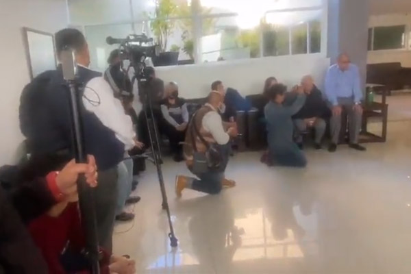 Sujeto finge ser reportero para robar en el funeral de Polo Polo