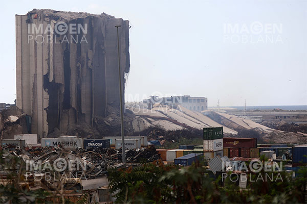 Familias de las víctimas de la explosión en el puerto de Beirut salen en protesta