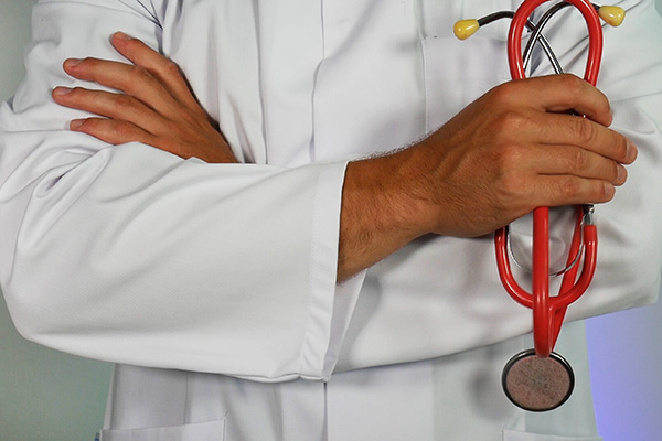 Cómo impactó la pandemia el bienestar mental de los trabajadores de salud