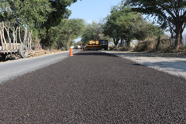 Trabaja gobierno estatal en reconstrucción de Carretera Izúcar - Chiautla de Tapia