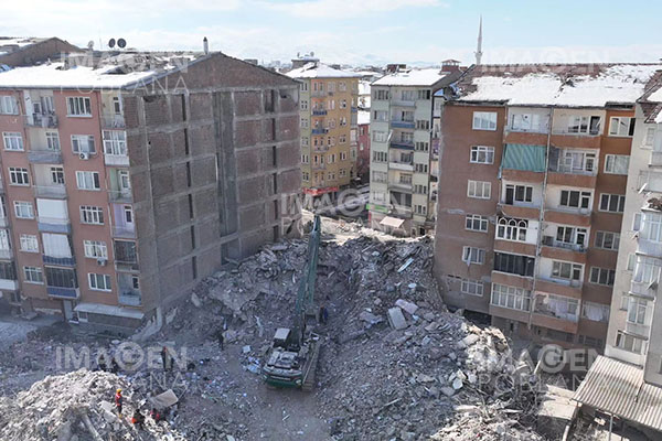 Cerca de 50,000 edificios dañados por el terremoto en Turquía serán derribados urgentemente