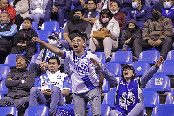 Estalla afición del Puebla tras derrota frente a León; amenaza con otra mala entrada ante Cruz Azul