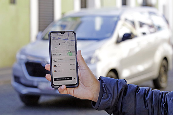Conductores de plataformas, sin mucho que presumir frente a taxis tradicionales