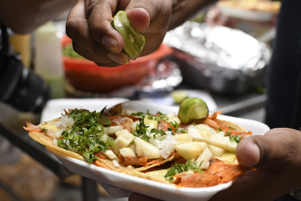 Tacos, entre los tres mejores alimentos callejeros en el mundo
