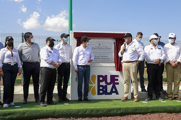 Con entrega de apoyos e inauguración de obras, Céspedes ratifica su compromiso con poblanos