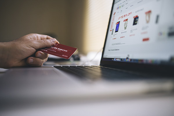 Artículos baratos en Facebook e Instagram, ¡no te vayas con la finta!