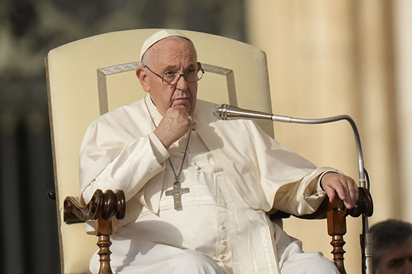 Papa Francisco llama a un alto al fuego en Ucrania