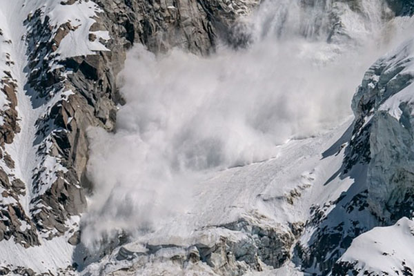Avalancha deja cuatro muertos en Afganistán
