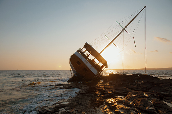 Sube a 64 el número de migrantes muertos por naufragio en costa de Italia