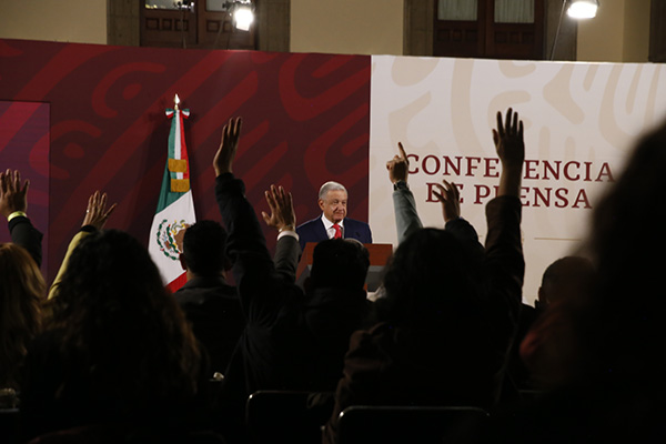 México no acepta la "farsa" de la destitución de Pedro Castillo en Perú: AMLO